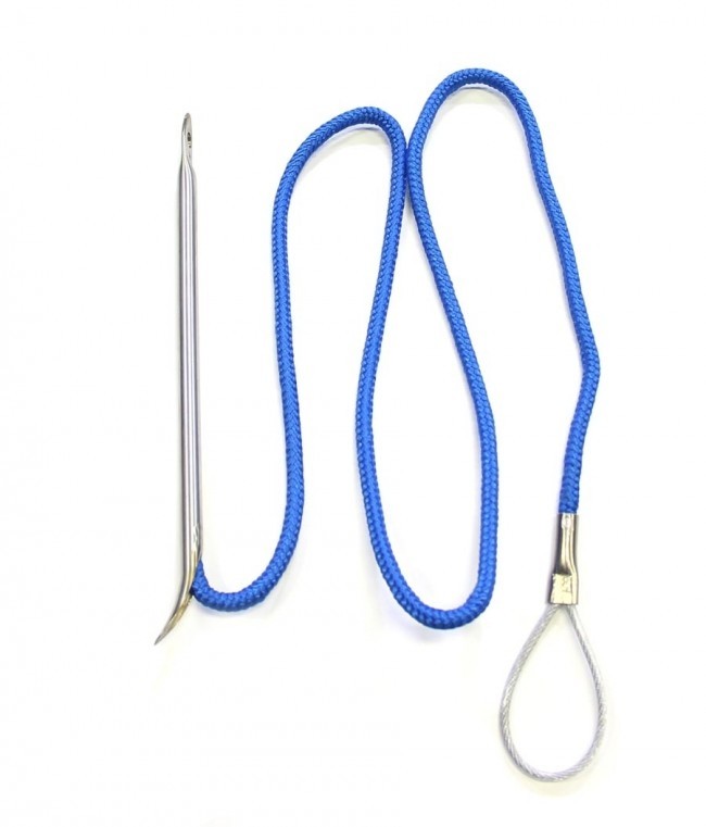 Sheathed fish stringer with loop